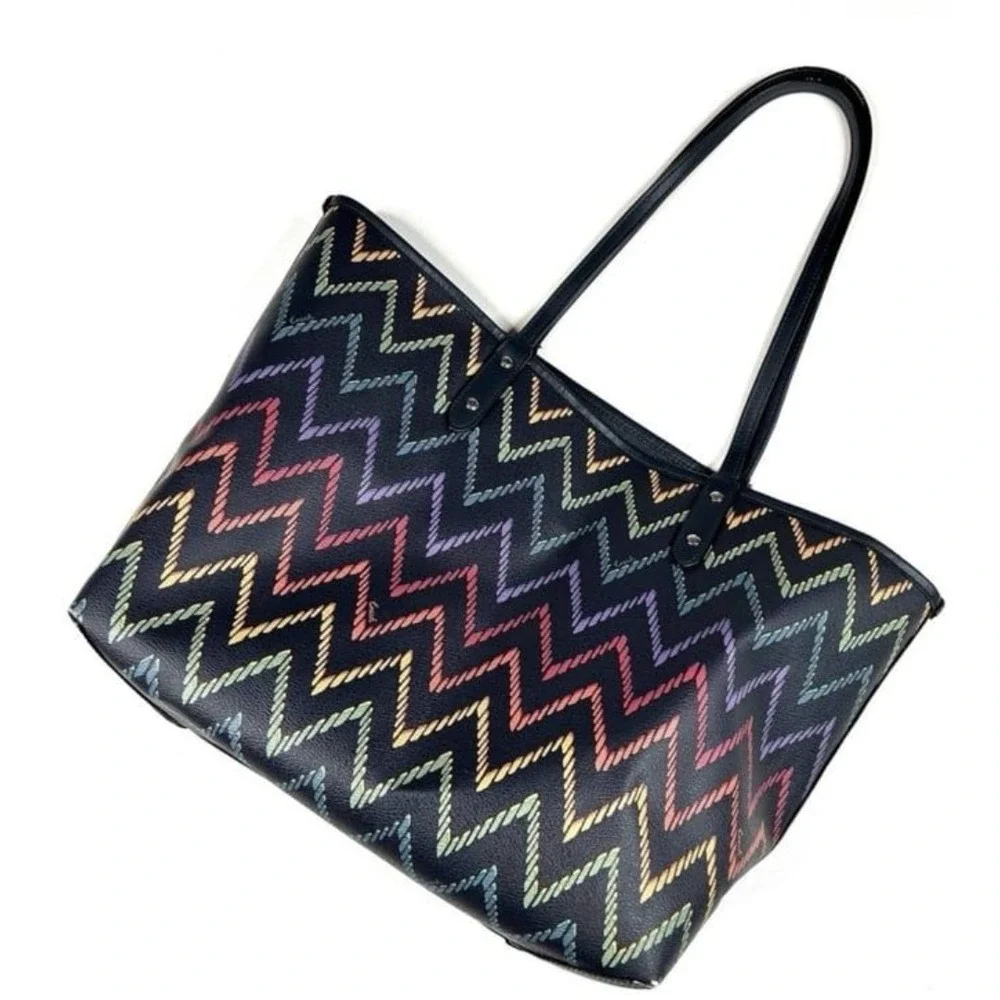 COACH REVERSIBLE CITY TOTE PURSE BAG WITH GEO CHEVRON PRINT NEW